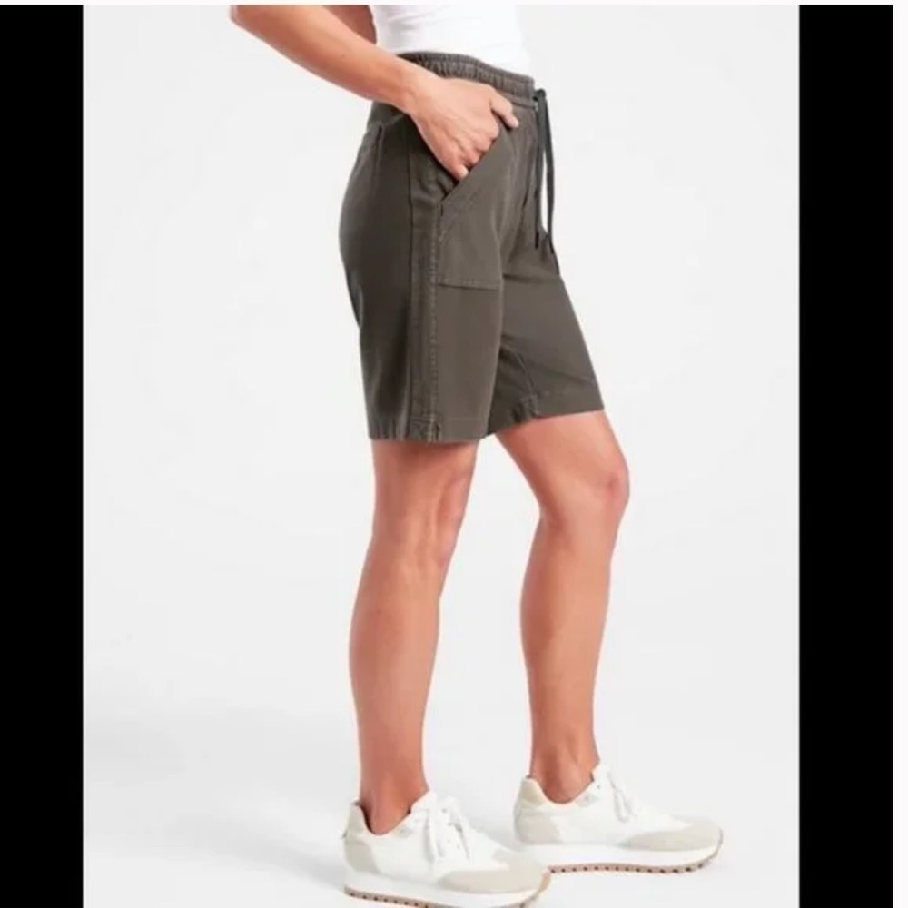 Athleta Cypress Green Elastic Waist Stretchy Pull On Farallon Bermuda Short - Picture 13 of 13